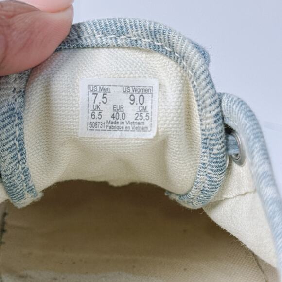 Vans Unisex Winter Sky Shoes | White & Blue - Picture 2 of 9